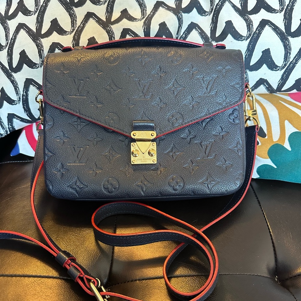 Louis Vuitton Marin rouge Métis pochette